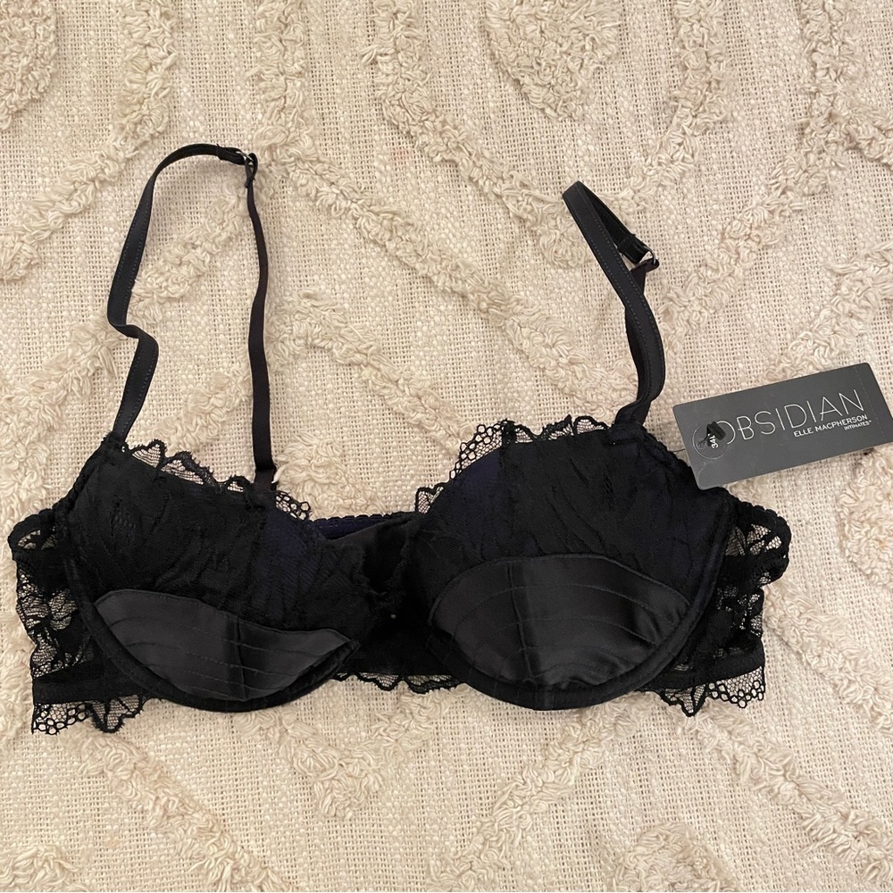 Obsidian Elle Macpherson intimates black lace lightly lined underwire bra. 34B